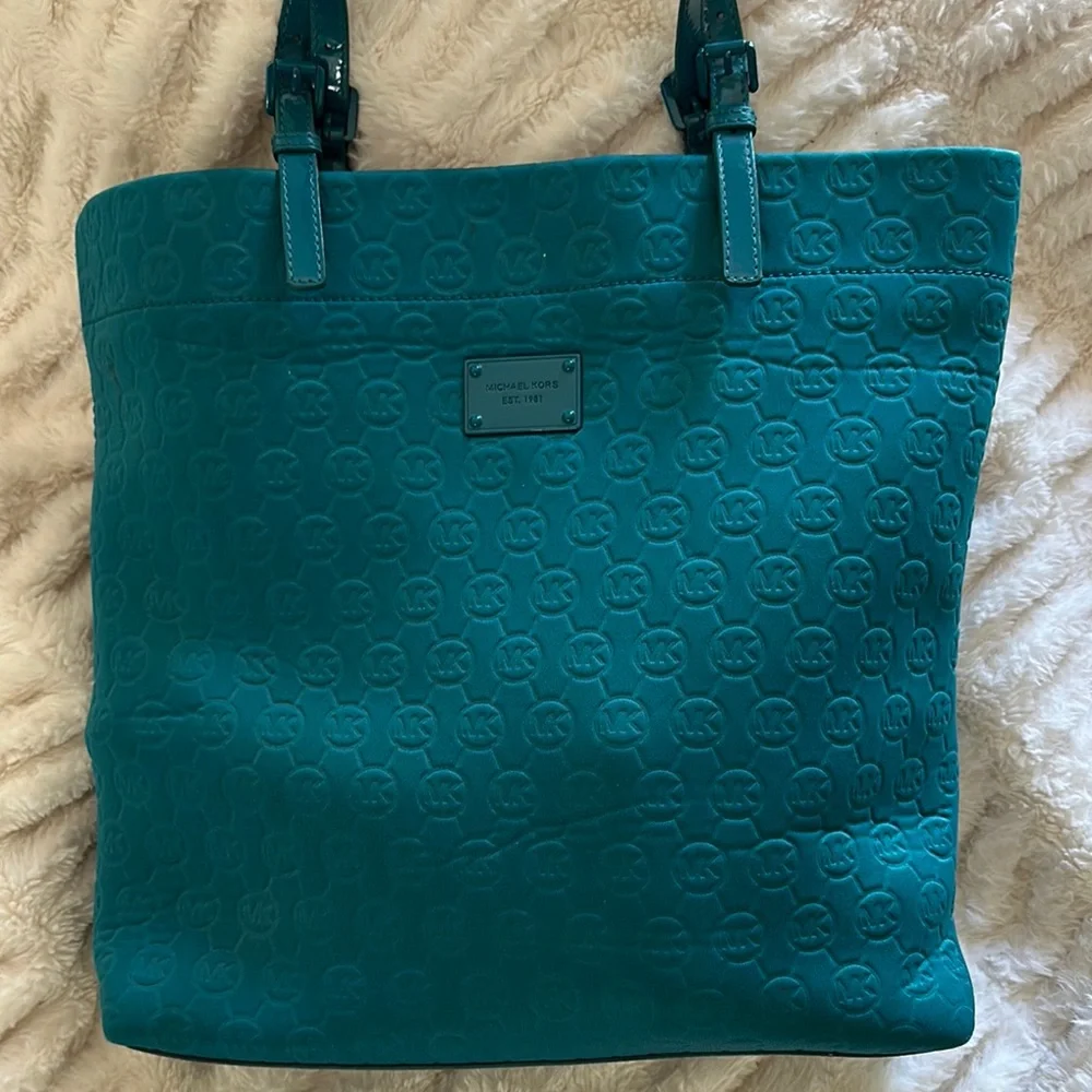 Michael Kors Signature Neoprene Tote‎
